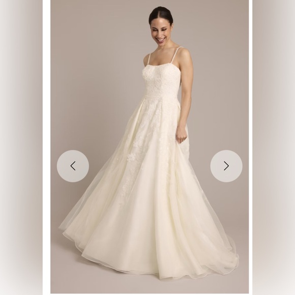 Elegant Cream Lace Dress